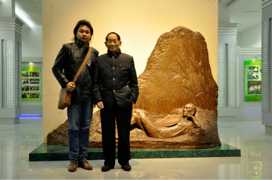 刘宇航创作完成纪念袁隆平先生杂交水稻研究五十周年主题雕塑禾下乘凉