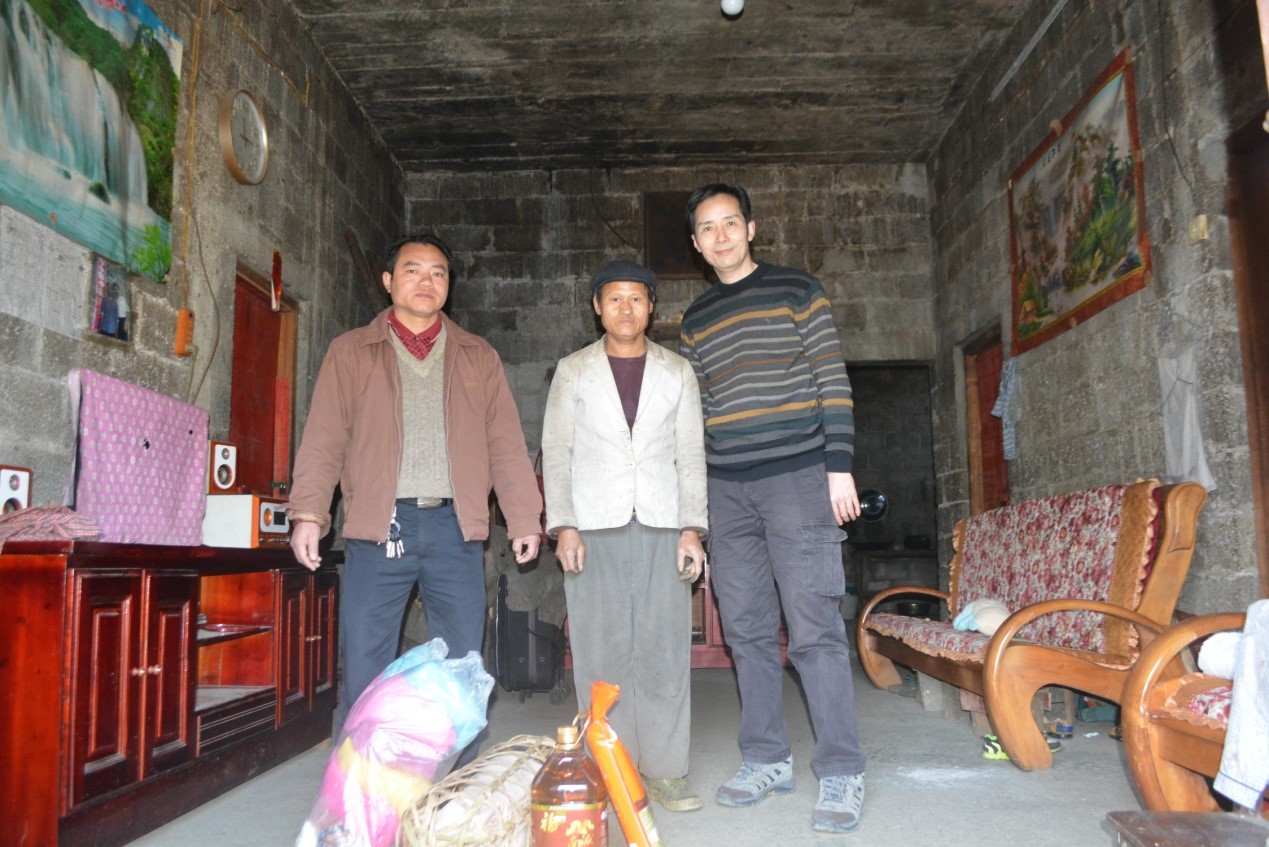 造型艺术学院赴德保县东凌镇甘必村开展扶贫暨党支部共建活动